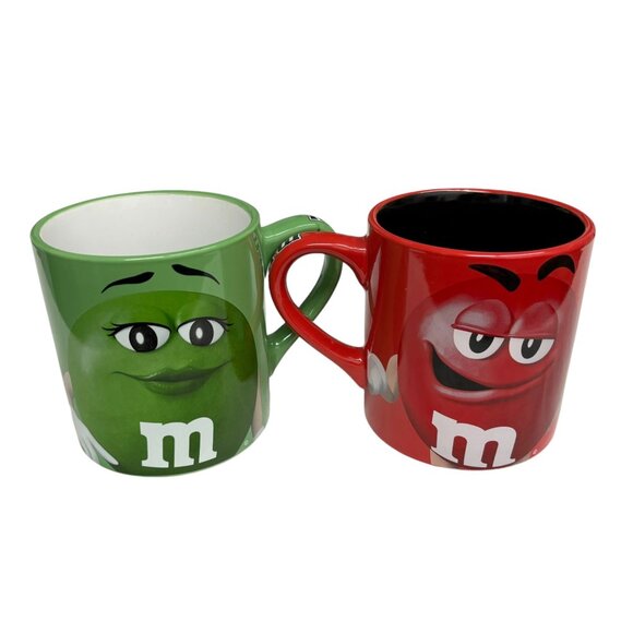 Set of 2 M&M Large Red & GREEN Cocoa/Coffee Mugs Officially Licensed EUC - Picture 7 of 9